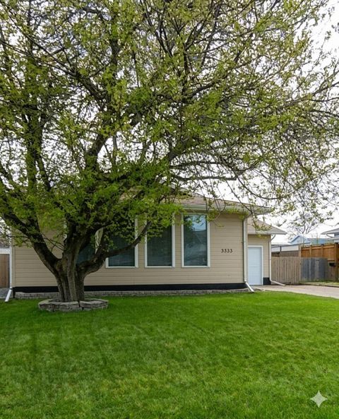 Photo of 5333 57 Avenue, Rocky Mountain House, AB T4T 1M7 (MLS # A2318145)