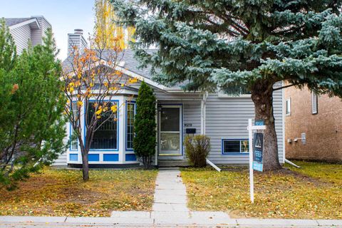 Photo of 16279 10 Street SW, Calgary, AB T2Y 2W2 (MLS # A2267233)