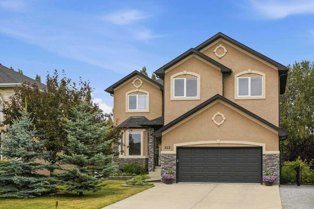 Photo of 75 Royal Abbey Rise NW, Calgary, AB T3G 4Y5 (MLS # A2334018)