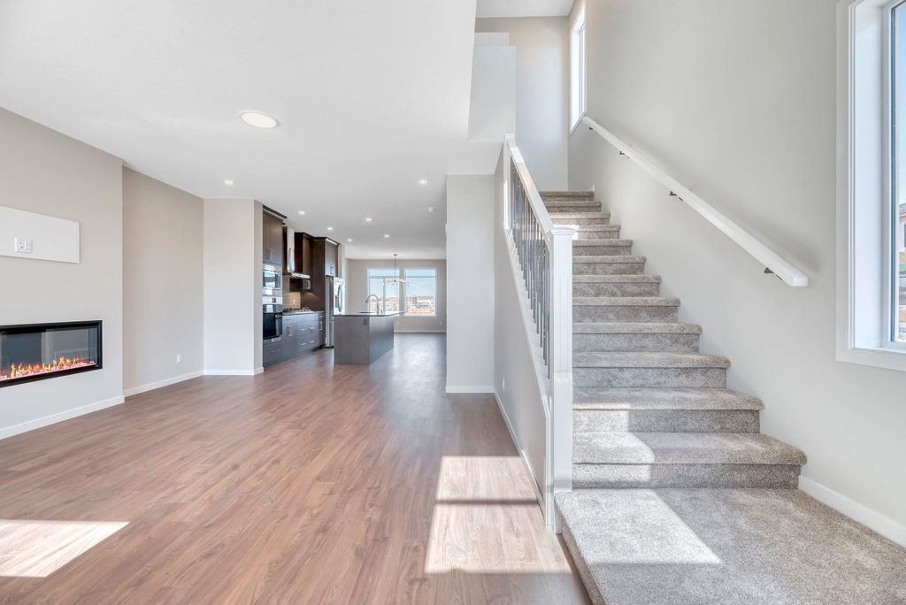 Photo of 130 Royston Park NW, Calgary, AB T3L 0G9 (MLS # A2301388)