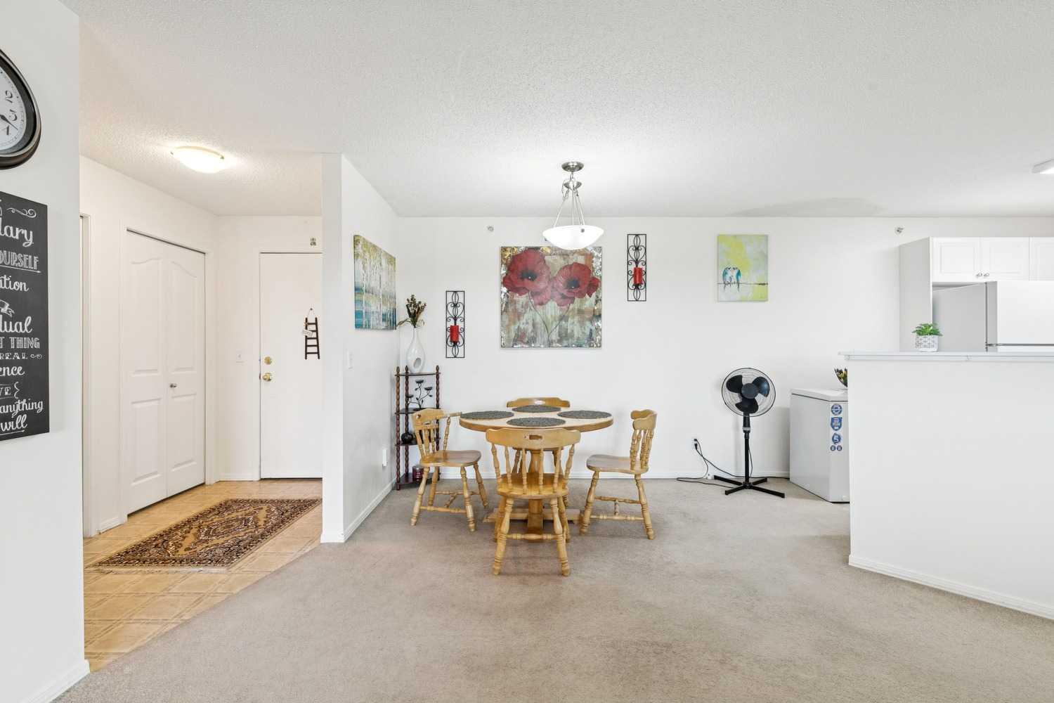 12 Cimarron Common 2407