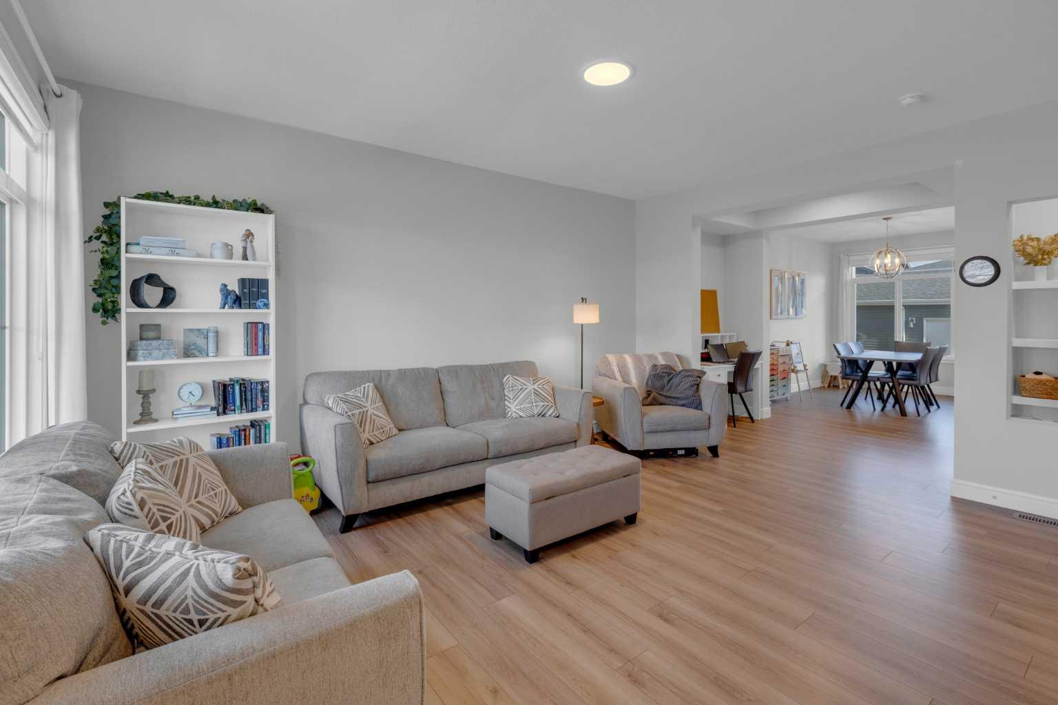 1090 Cobblestone Boulevard SW