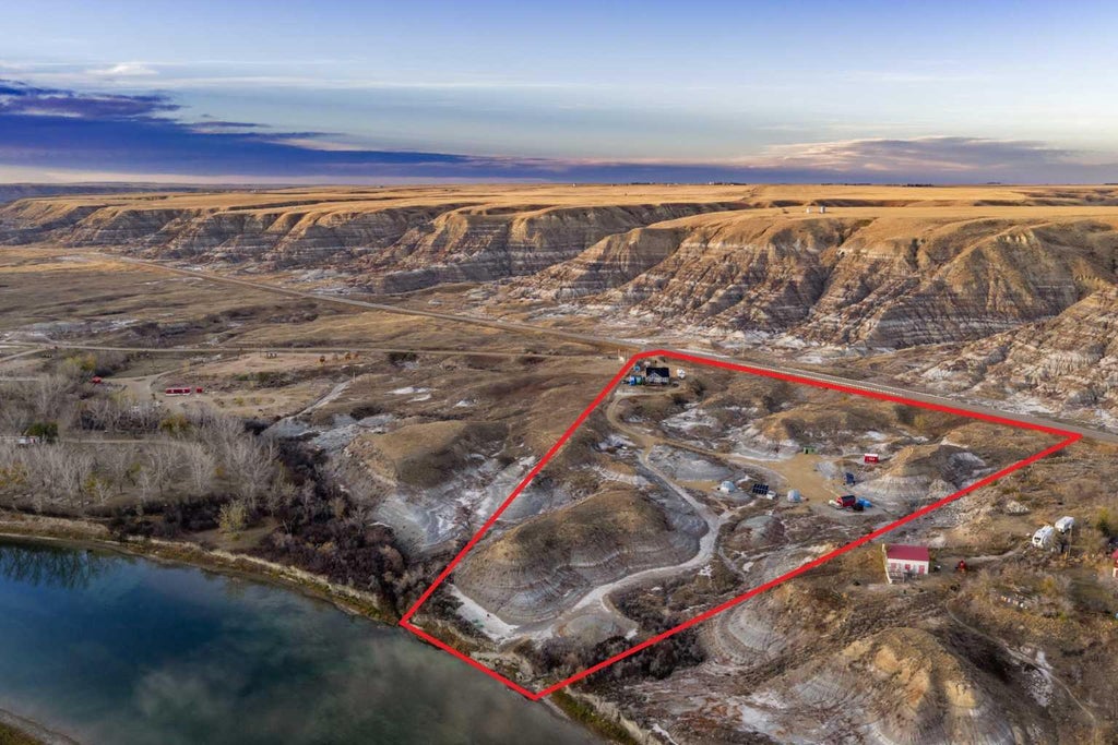 Photo of 292160 Highway 838, Rural Starland County, AB T0J 0Y0 (MLS # A2350904)