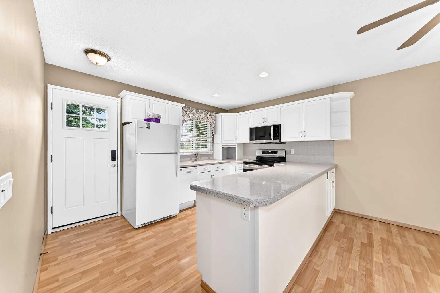 336 Rundlehill Drive NE 13