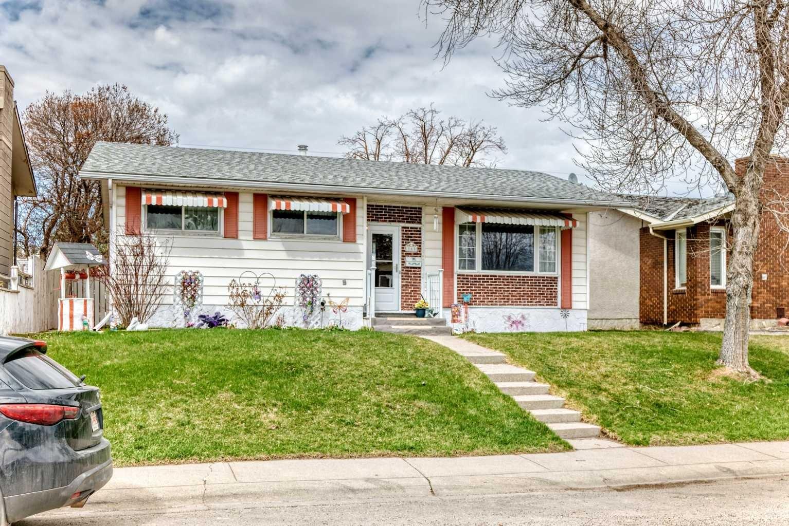 165 Marbrooke Circle NE