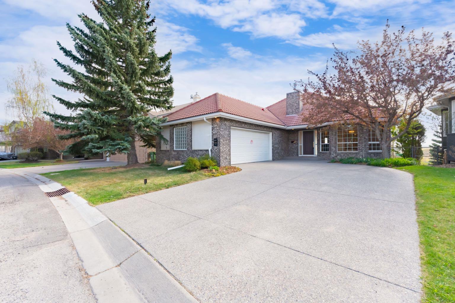 156 Scenic Ridge Crescent NW