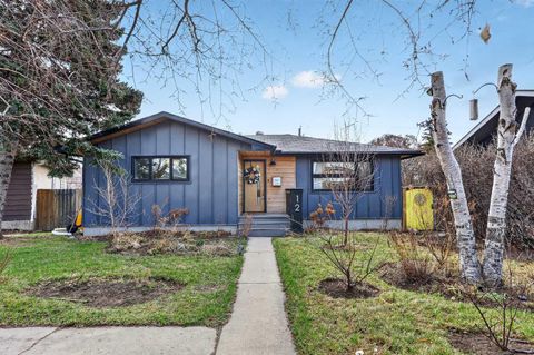 Photo of 12 Glacier Drive SW, Calgary, AB T3E 5A1 (MLS # A2305055)