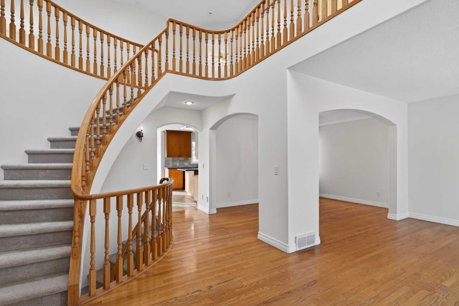 255 Hamptons Terrace NW