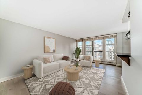 733 14 Avenue SW 903 Calgary AB T2R 0N3