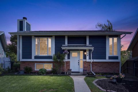 Photo of 48 Shawcliffe Place, Calgary, AB T2Y 1H5 (MLS # A2315812)
