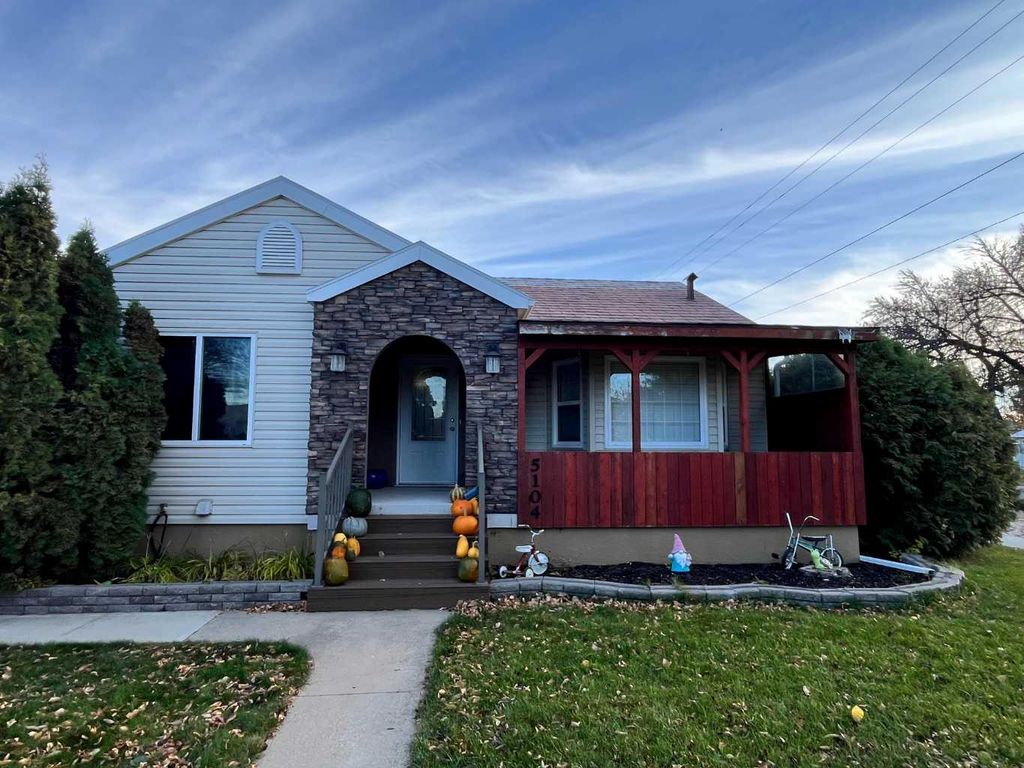 Photo of 5104 44 Avenue, Taber, AB T1G 1A9 (MLS # A2265754)