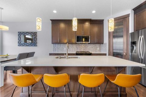 Photo of 15 Sherwood Square NW, Calgary, AB T3R 0N7 (MLS # A2289301)