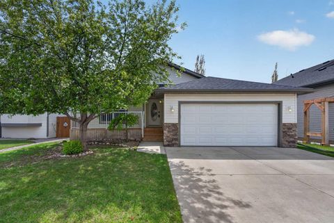 Photo of 412 Highland Close, Strathmore, AB T2A 3M9 (MLS # A2306186)