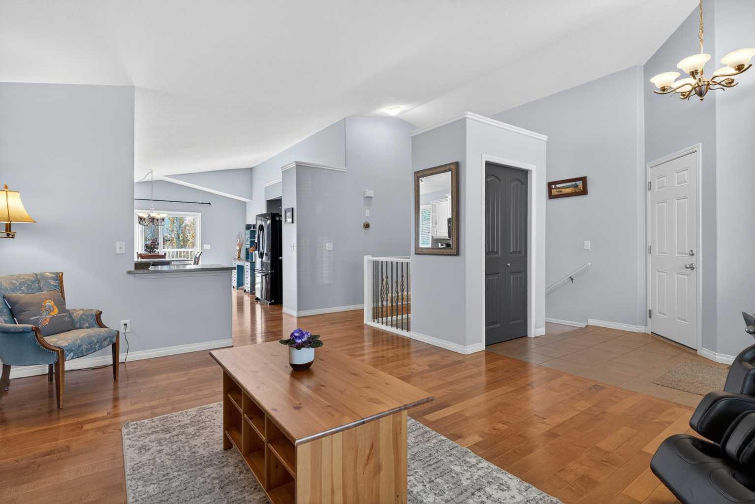 412 Highland Close