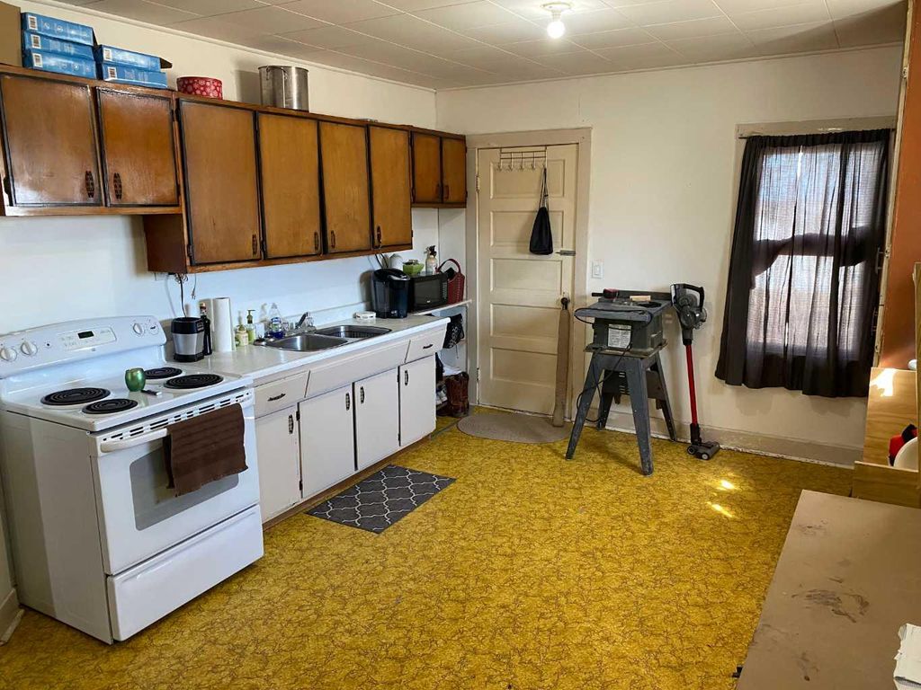 Photo of 4901 46 Avenue, Spirit River, AB T0H 3G0 (MLS # A2305808)
