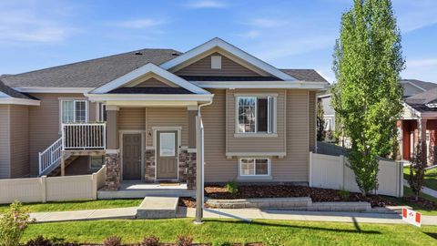Photo of 4 Golden Crescent, Red Deer, AB T4P 2P9 (MLS # A2328661)