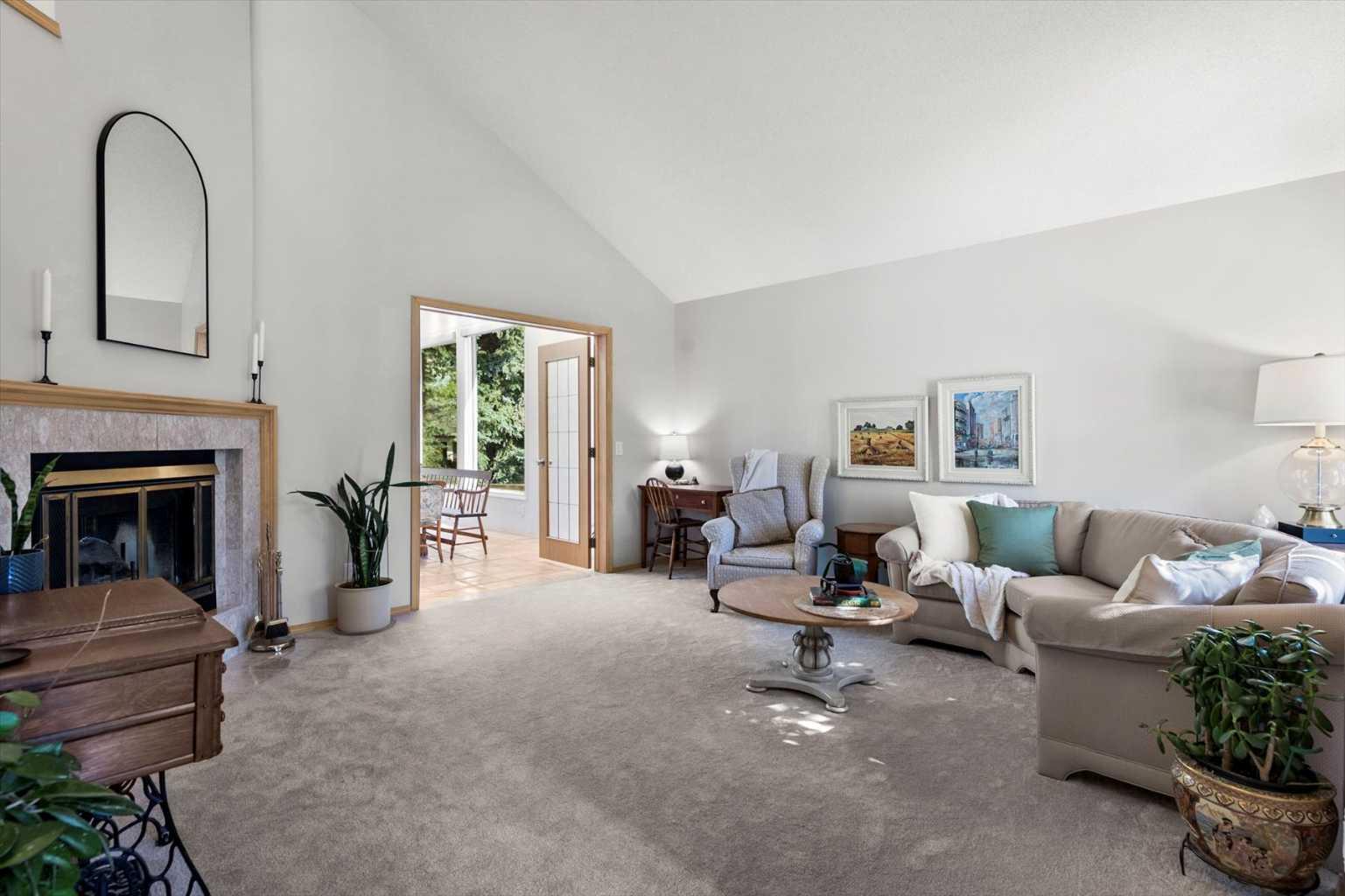 75 Hawkside Close NW