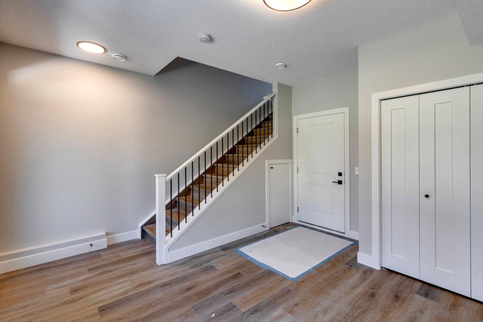 85 Royal Elm Green NW