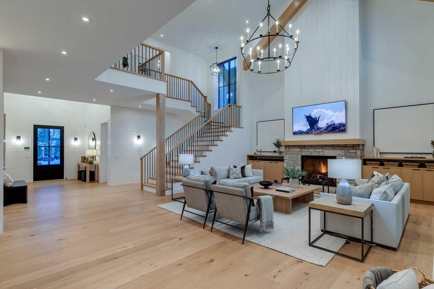 4715 Charles Avenue SW