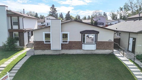 Photo of 3206 51 Street SW, Calgary, AB T3E 6R4 (MLS # A2318888)