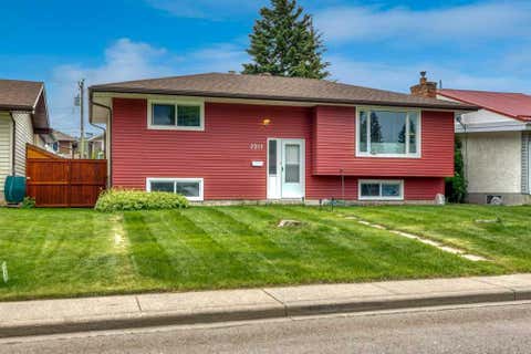 Photo of 7311 35 Avenue NW, Calgary, AB T3B 1T2 (MLS # A2324962)