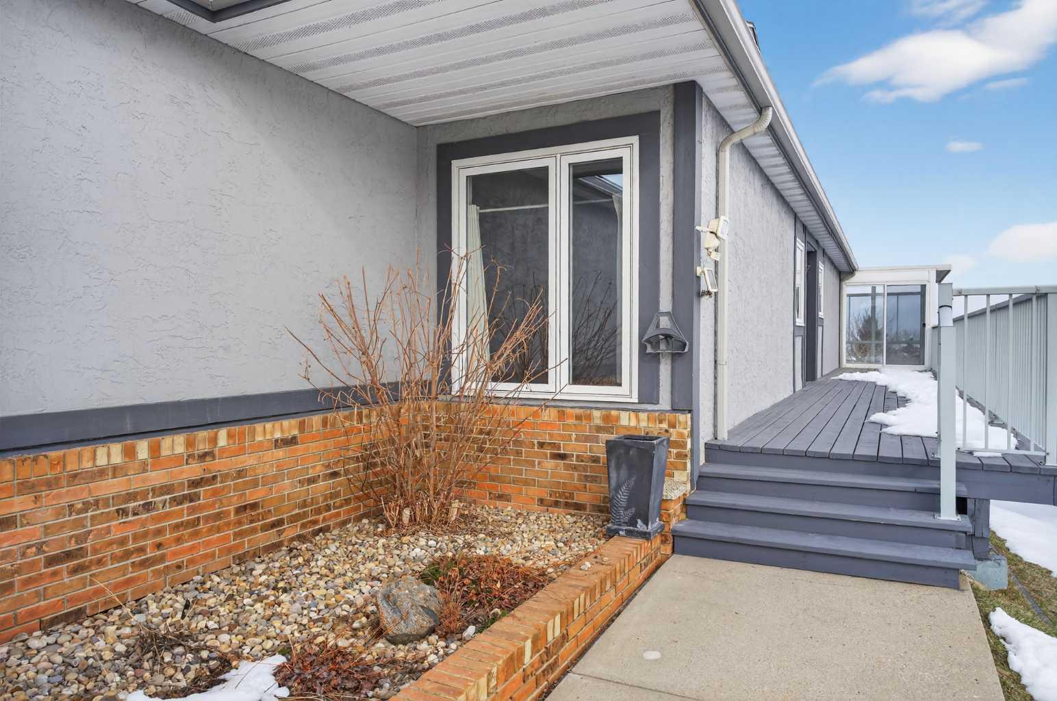 96 Norquay Heights NW