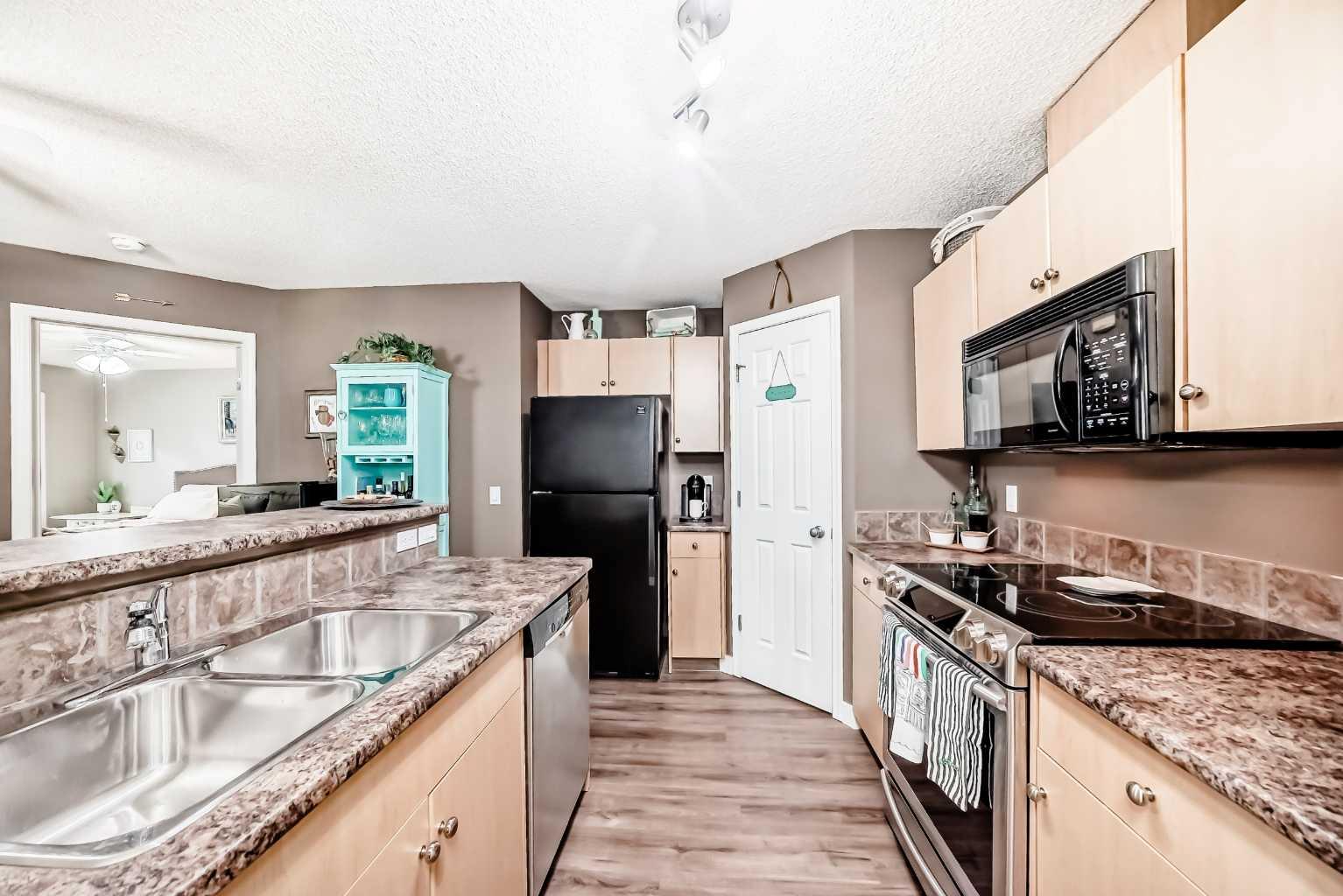 1811 34 Avenue SW 205