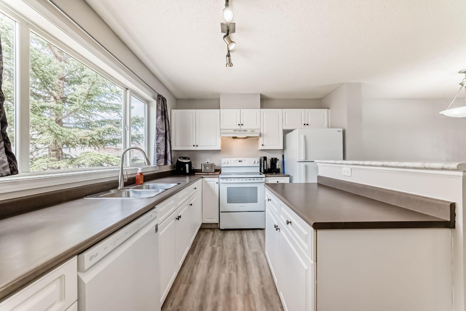 252 Prestwick Acres Lane SE