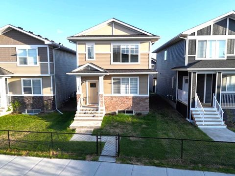 Photo of 106 Dawson Harbour Grove, Chestermere, AB T1X 2S4 (MLS # A2234581) Photo of 106 Dawson Harbour Grove, Chestermere, AB T1X 2S4 (MLS # A2234581)