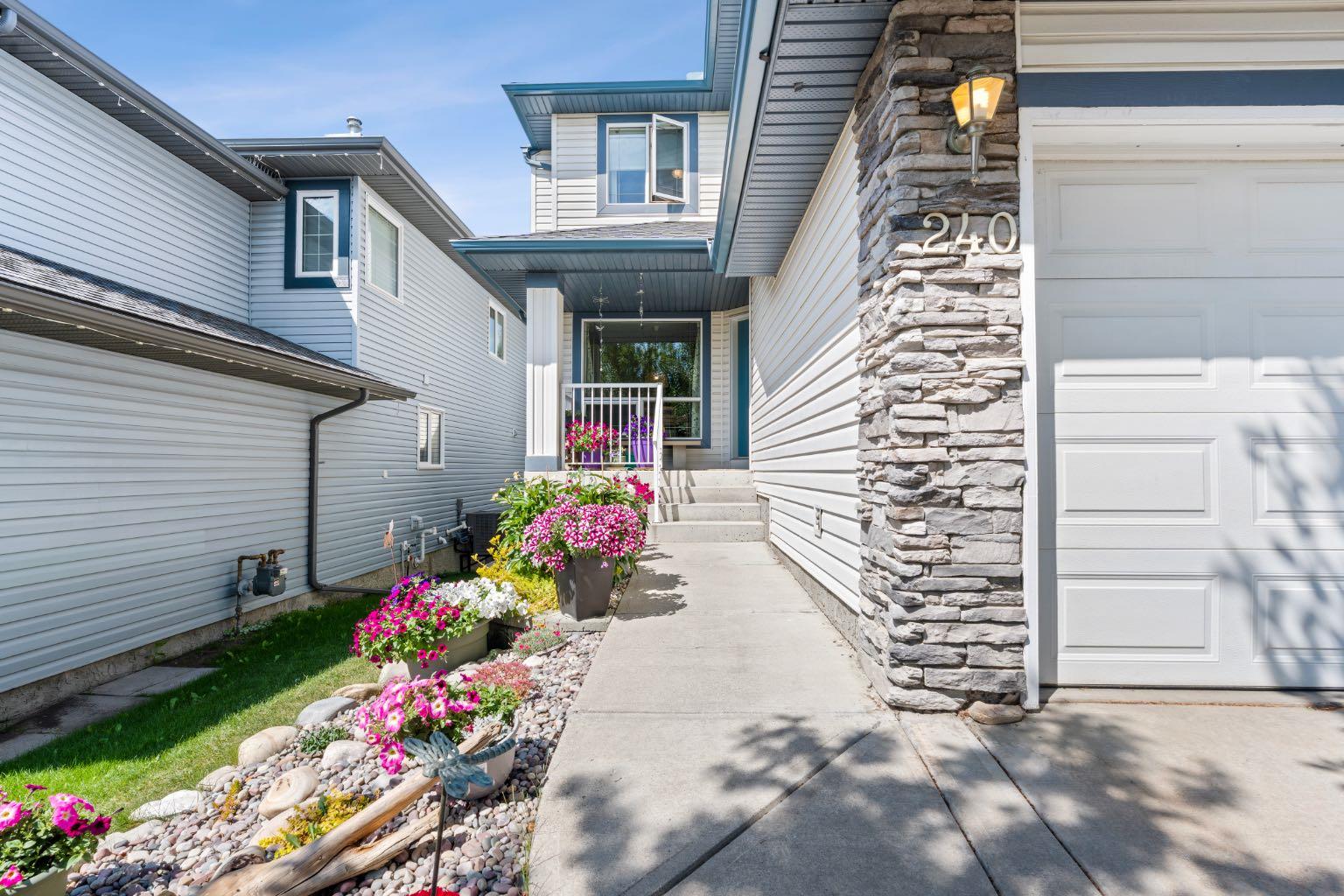240 Tuscany Ridge View NW