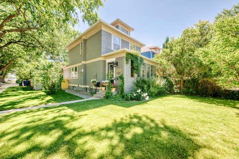 Photo of 1402 5 Avenue S, Lethbridge, AB T1J 0V9 (MLS # A2331039)