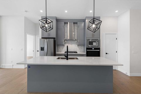 19 Wolf Crescent Okotoks AB T1S 5V1
