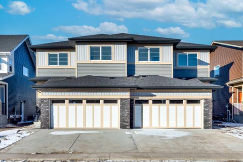 Photo of 122 Sandpiper Bend, Chestermere, AB T1X 2S8 (MLS # A2313216)
