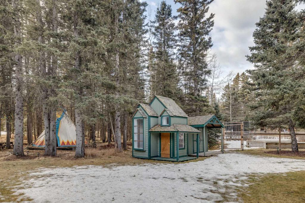 Photo of 22 Wolf Drive, Rural Rocky View County, AB T3Z 1A3 (MLS # A2285485)