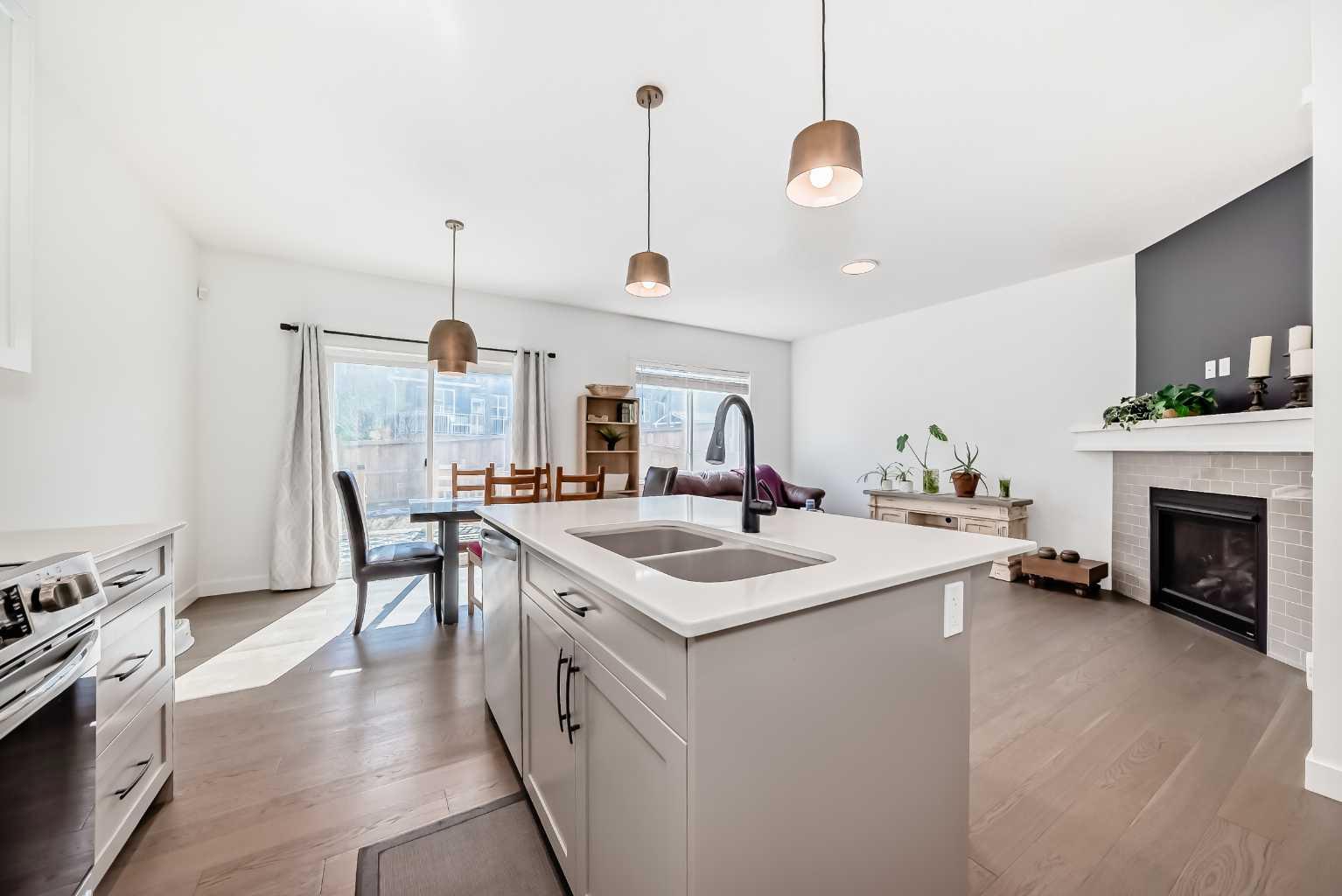 357 Nolanhurst Crescent NW