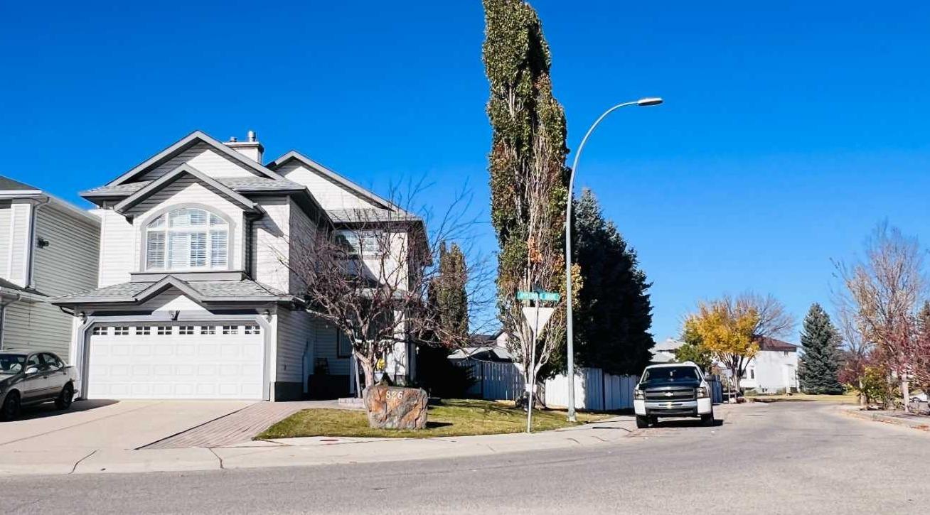 826 Applewood Drive SE