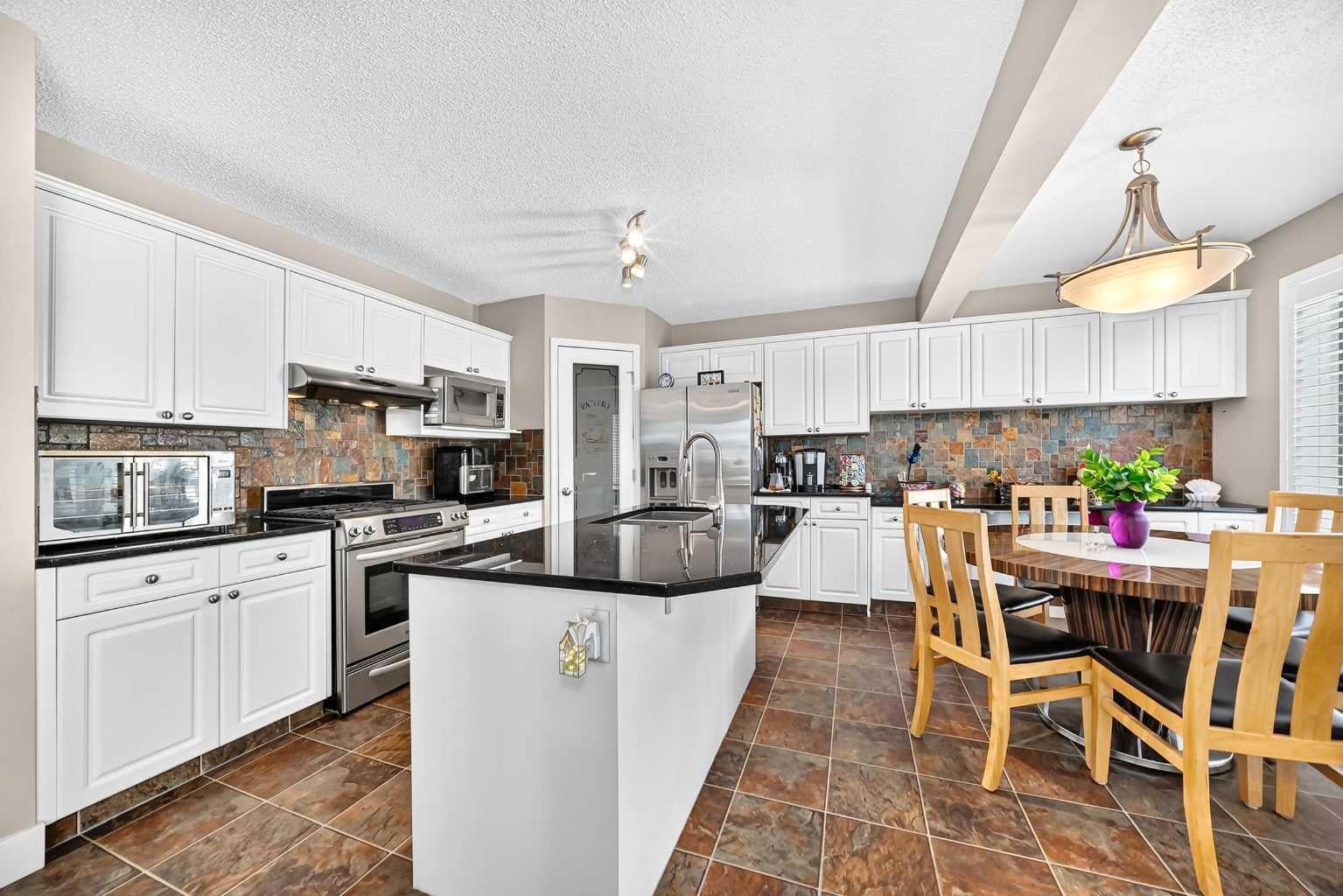 826 Applewood Drive SE