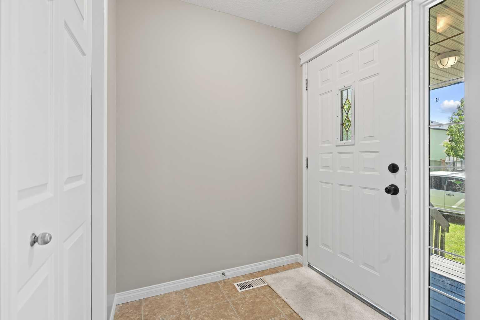 28 Saddlebrook Gardens NE