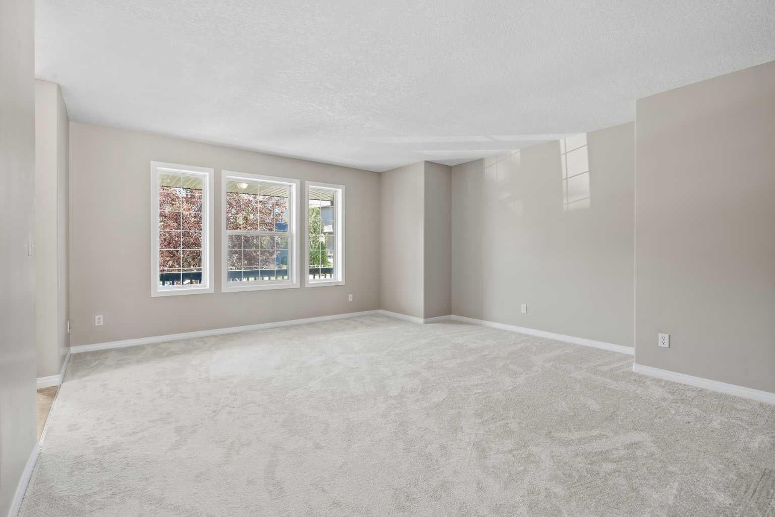 28 Saddlebrook Gardens NE