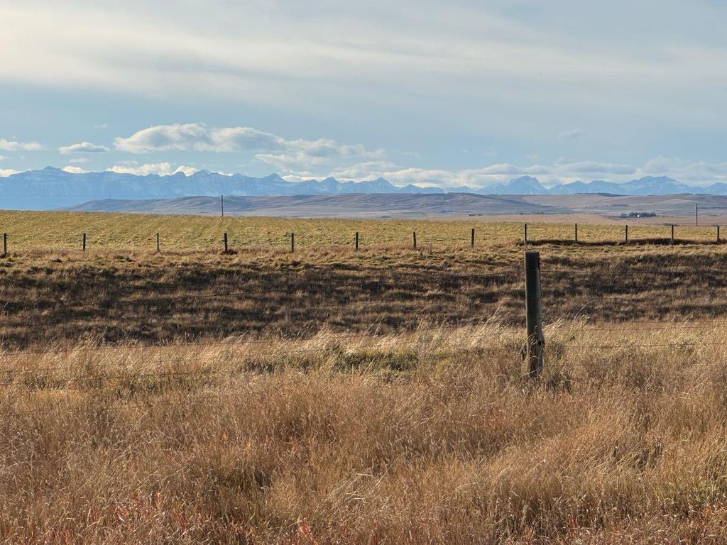 Photo of 40 Street East, Rural Foothills County, AB T1V 1P3 (MLS # A2266620)
