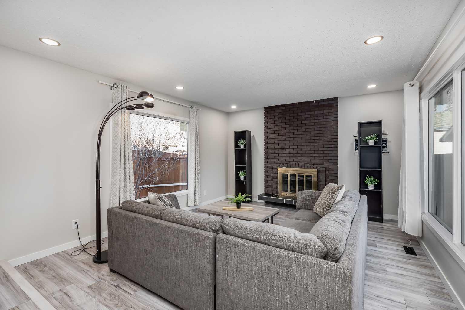 3394 Breton Close NW