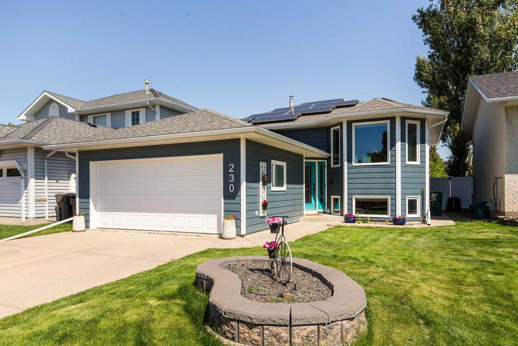 Photo of 230 Heritage Close W, Lethbridge, AB T1K 6R9 (MLS # A2324233)