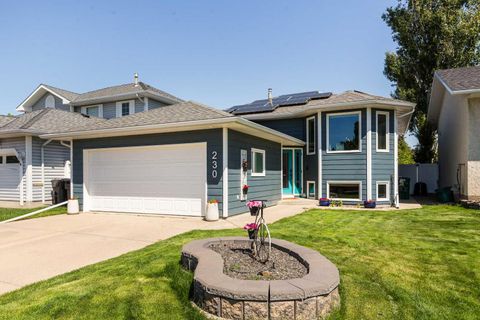 Photo of 230 Heritage Close W, Lethbridge, AB T1K 6R9 (MLS # A2324233)