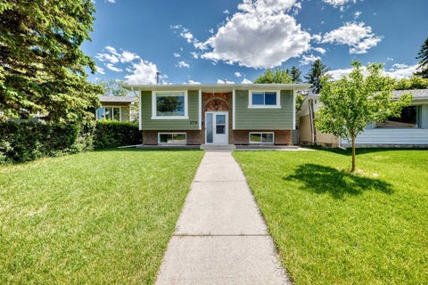 Photo of 170 Lake Sylvan Close SE, Calgary, AB T2J 3E6 (MLS # A2319651)