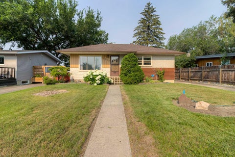 Photo of 1218 18 Street N, Lethbridge, AB T1H 3H6 (MLS # A2331568)