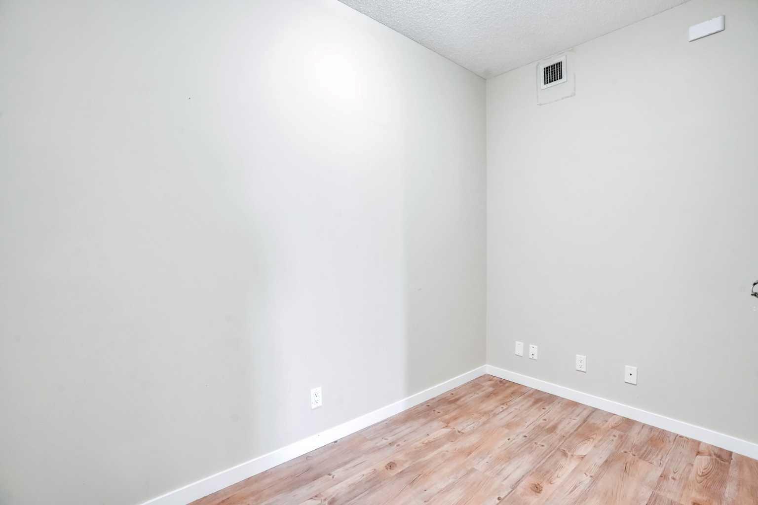 333 Taravista Drive NE 2319