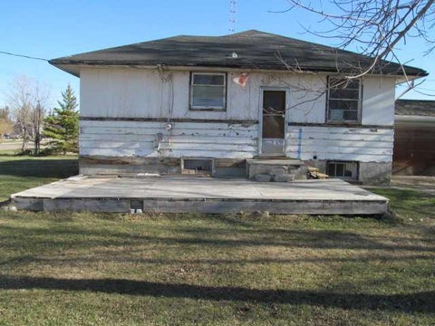 Photo of 602 5th Ave Avenue, Beaverlodge, AB T0H 0C0 (MLS # A2340718)