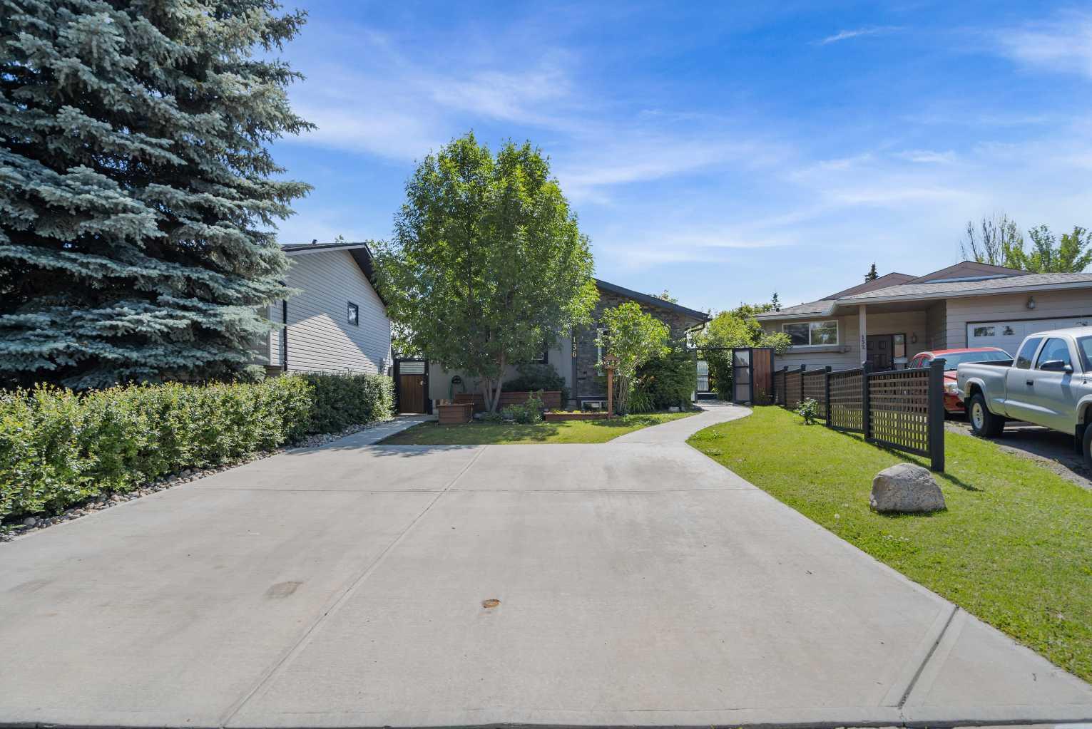 136 Ranchview Court NW