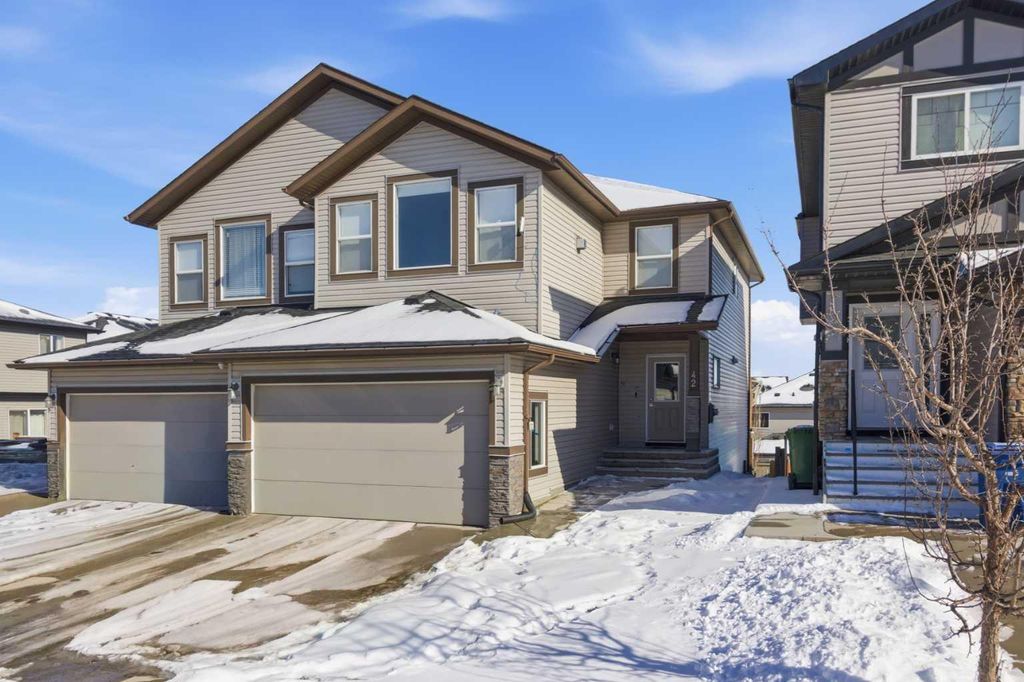 Photo of 42 Baysprings Way SW, Airdrie, AB T4B 3V1 (MLS # A2305364)