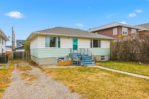 Photo of 936 40 Street SW, Calgary, AB T3C 1W3 (MLS # A2269306)